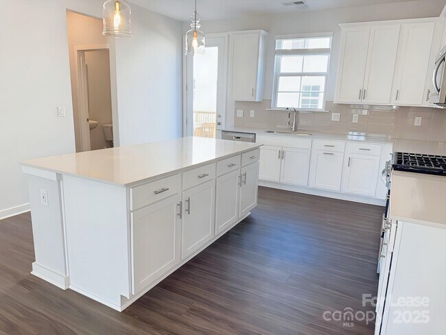 Photo - 14105 Alley Mae Aly