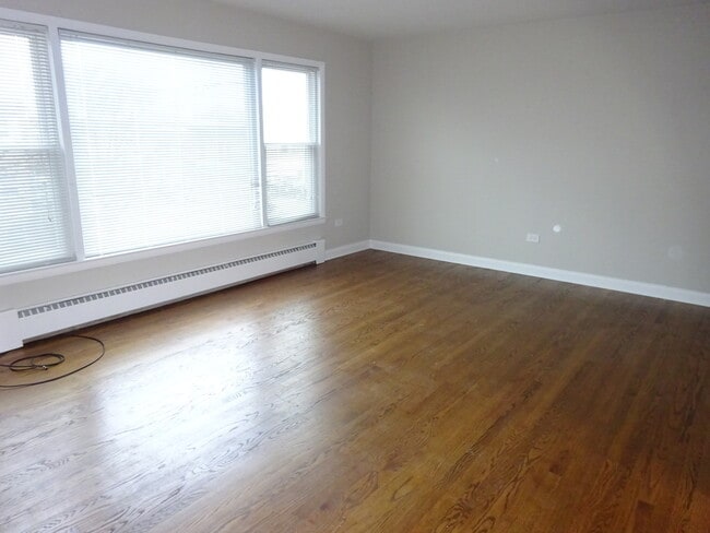 Photo - 5857 W Montrose Ave Unit GN