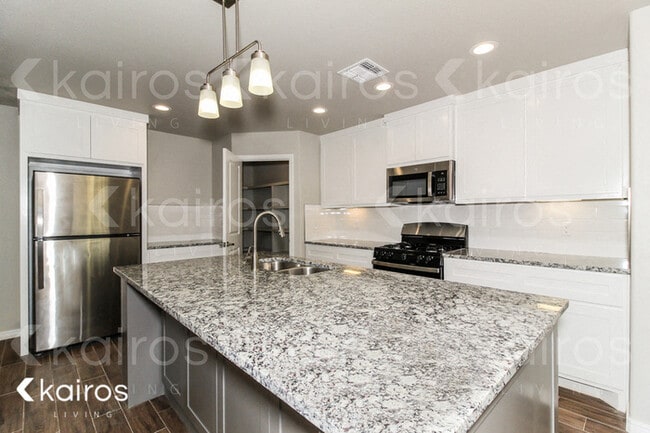 Photo - 2811 Destin Ave