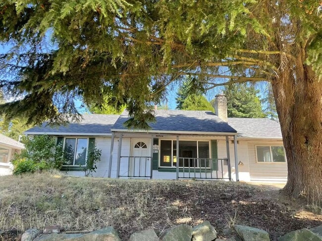 Building Photo - Nice 3-bed, 1 -bath single family house in...