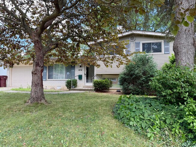 Photo - 612 Leona Dr