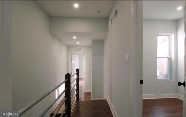 Building Photo - 1854 N Judson St Rental