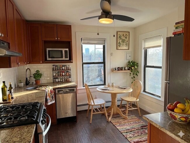 Photo - 229 8th St Unit 3