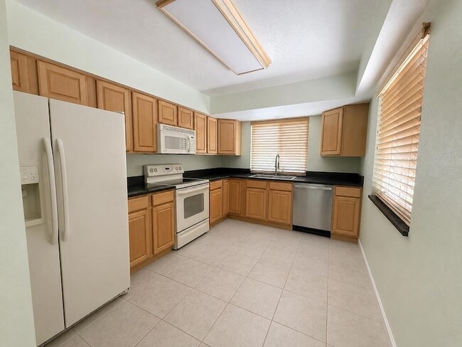 Photo - 6395 Garrett St
