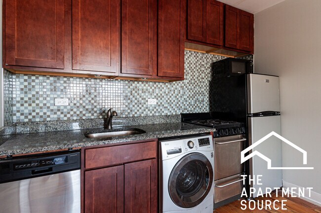 Photo - 556 W Arlington Pl Unit 3