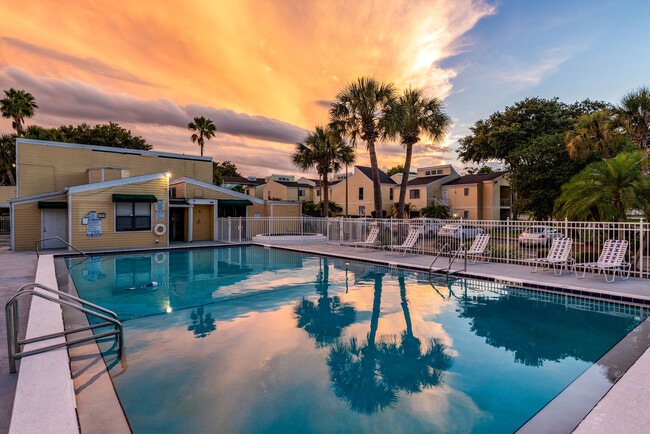 Building Photo - Retreat at Altamonte