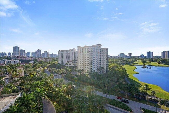 Photo - 20185 E Country Club Dr Unidad 1104