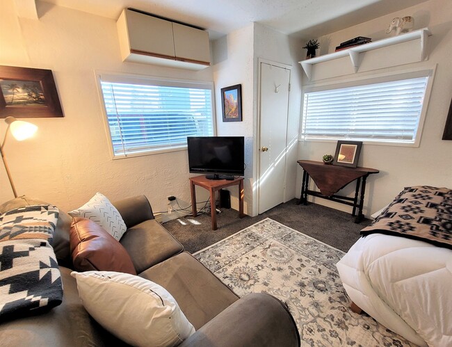 Photo - Walk & Bike Friendly! Great Economical Ren...