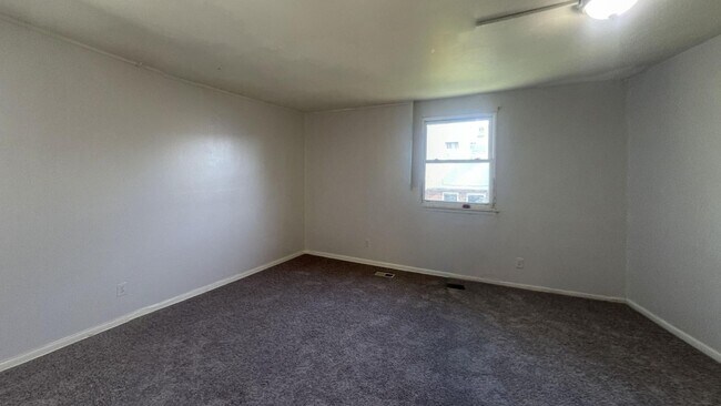 Photo - 717 Red Lion Rd Unit 2