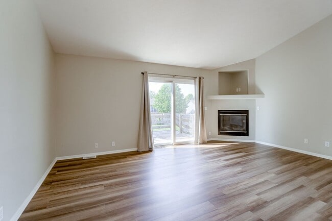 Photo - Must See 3 Bedroom In Coyote Run!!