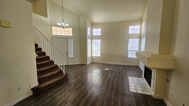 Photo - 4 Bedroom!  Buffalo & Smoke Ranch Area!