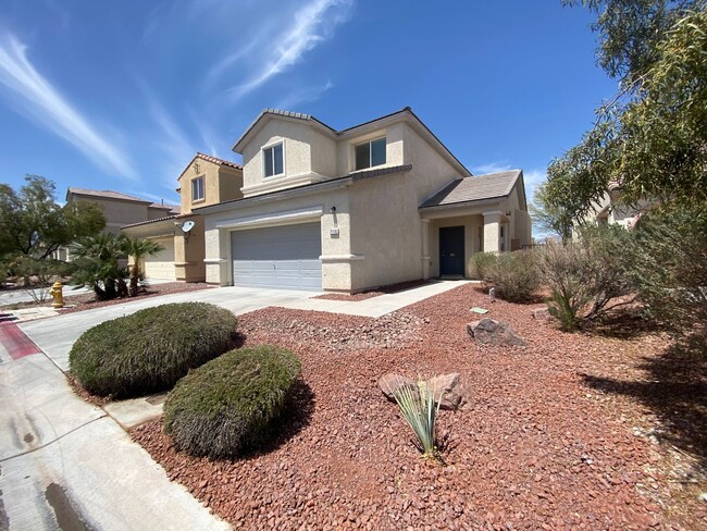 Gorgeous 3bed / 2.5bath home in the Silver... - Gorgeous 3bed / 2.5bath home in the Silver...