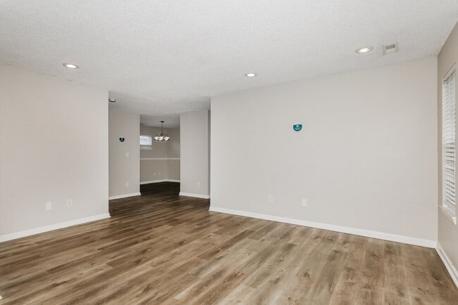 Photo - 629 Locust Grove Ln
