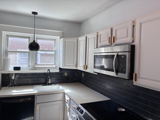 Photo - 2116 W Highland St House