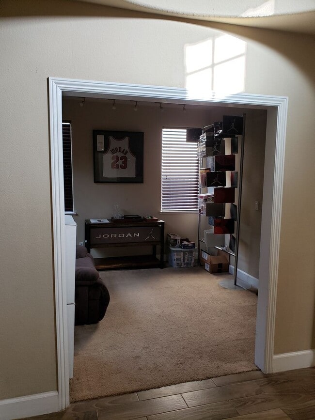 Photo - North Natomas Executive Home-Large One Sto...