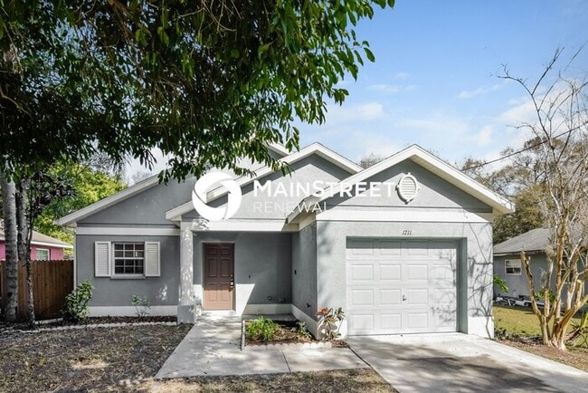 Building Photo - 3 Bedroom Pet-Friendly Home in Bradenton, FL with Main Street Renewal