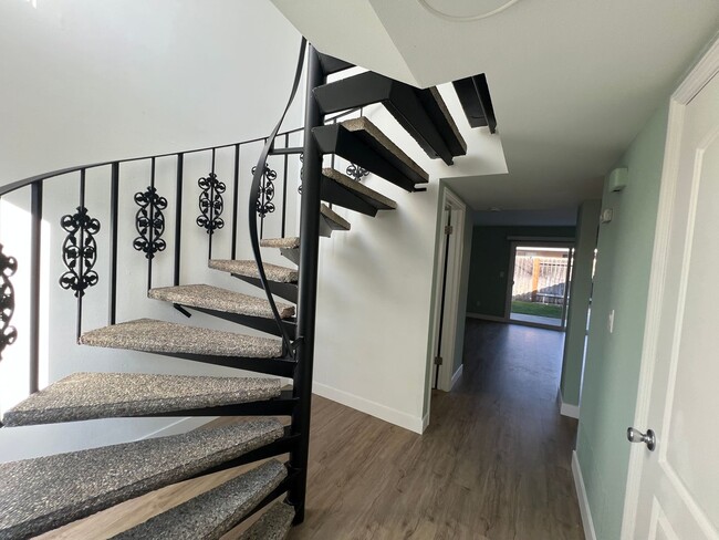 Photo - 14542 Carfax Dr Unidad #C