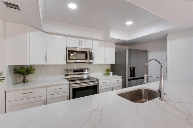 Building Photo - 7950 NW 11th Ct