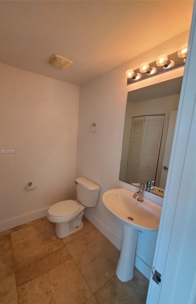 Photo - 888 Biscayne Blvd Unidad 311