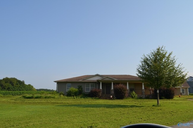 Building Photo - 585 Bobo Section Rd
