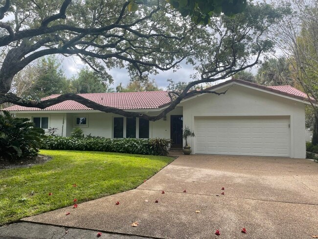 Building Photo - 1120 SW 14th Dr Rental