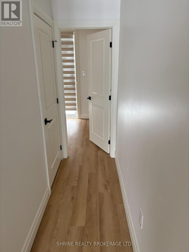 Photo - 235 Kennington Way