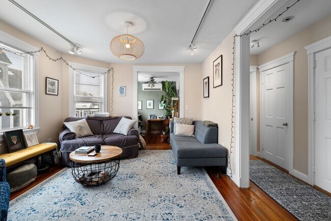 Photo - 61 Cummins Hwy Unit 3