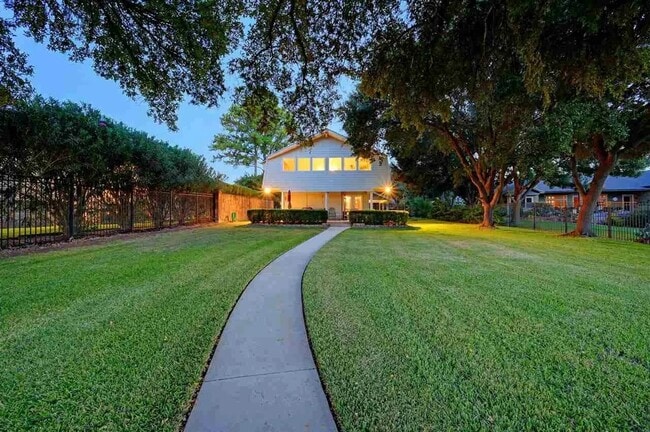 Photo - 3804 Pack Saddle Dr