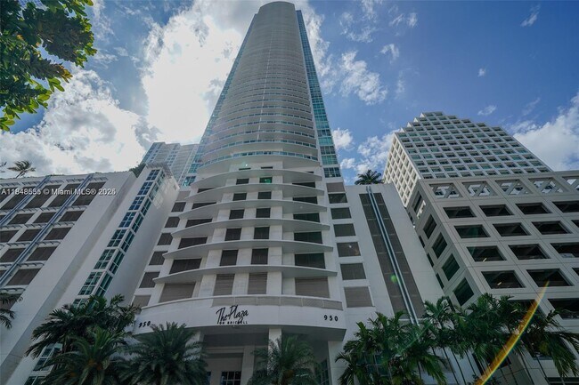 Building Photo - 950 Brickell Bay Dr Unit 302 Rental