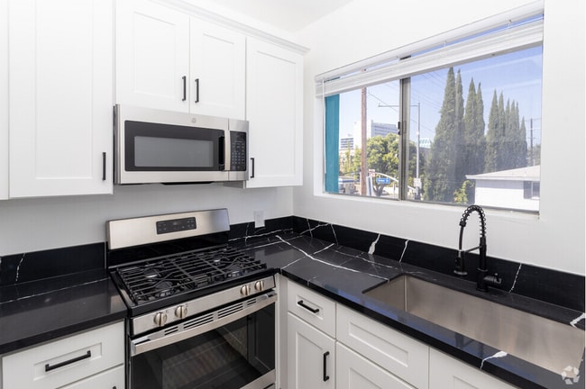 Photo - 6075 Franklin Ave Unit 243