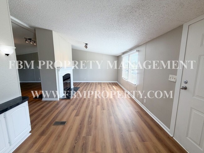 Photo - 135 SE County Rd 3144