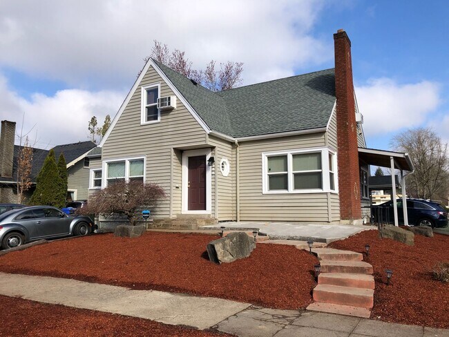 Photo - 383-385 East 15th Ave. &amp; 1480 Mill St. Unidad 385 East 15th Ave