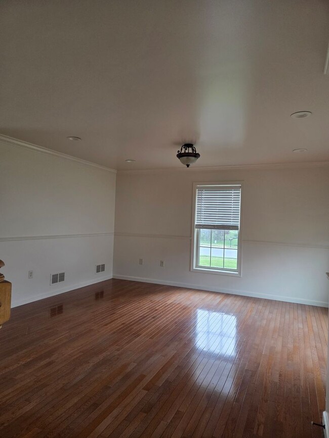 Photo - 110 Smith Rd