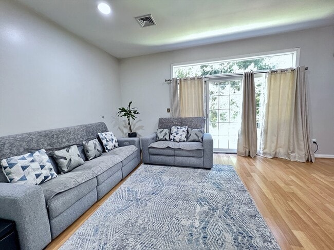 Photo - 42 Evergreen Cir