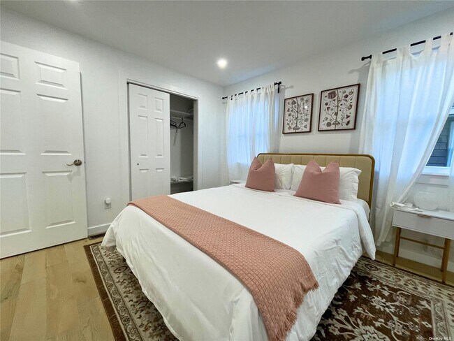 Photo - 127-03 152nd Ave