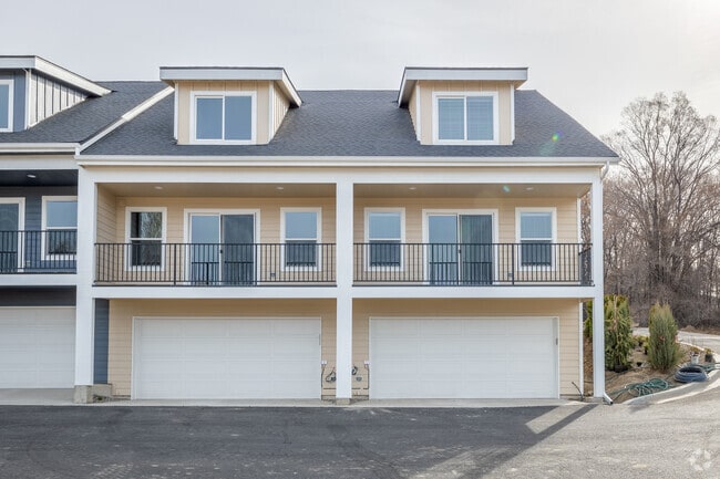 Building Photo - 14th St Townhomes