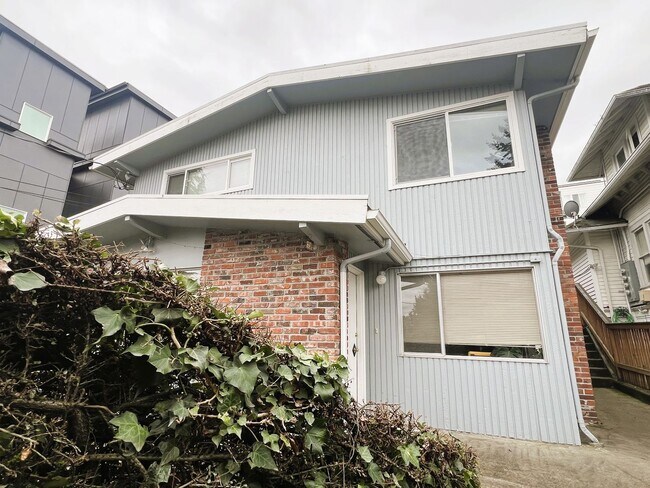 Charming 2 bedroom in Queen Anne!