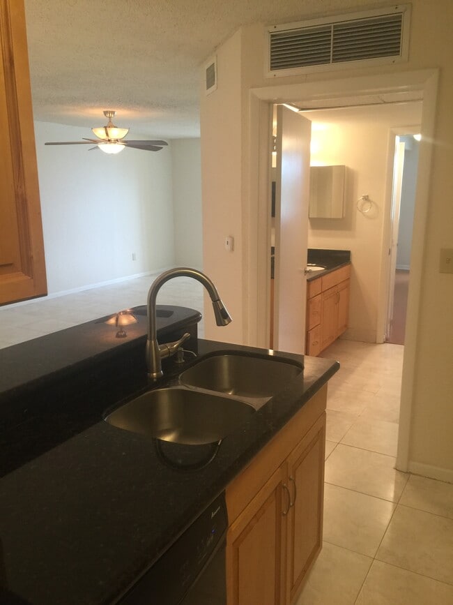 Photo - 2880 N Oakland Forest Dr