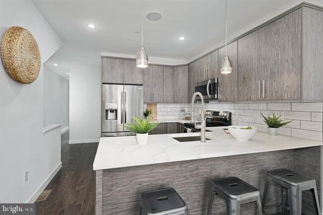 Building Photo - 1752 N Marshall St Unit 1 Rental