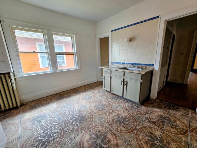 2960 N Maryland Ave Unit 2962
