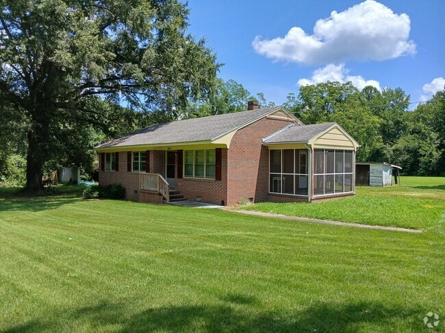 Building Photo - 469 Slagles Lake Rd Rental