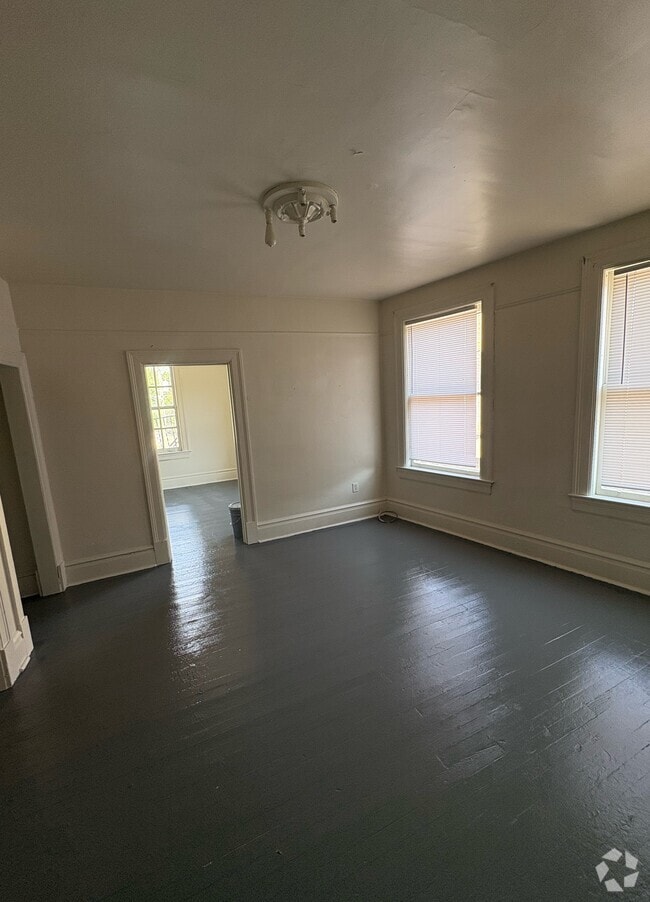 Building Photo - 30 N Gallatin Ave Unit 1C Rental