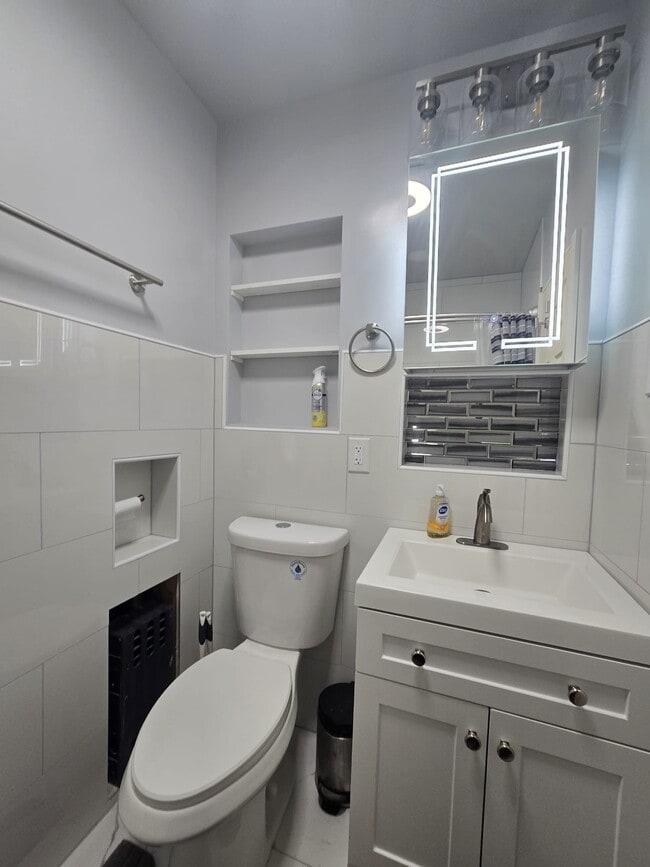 658 E 86th St Unit Fully Renovated 2 Br Apartment