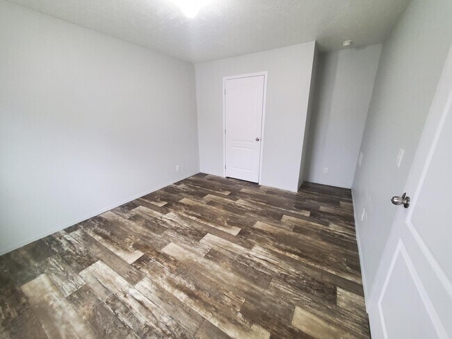 Photo - 24 Parakeet Hill Dr