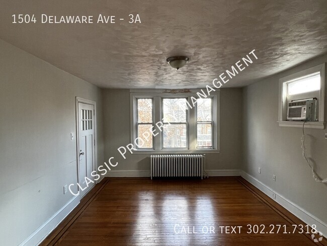 Building Photo - 2 Bedroom Apartment in Trolley Square with... Unit 3A