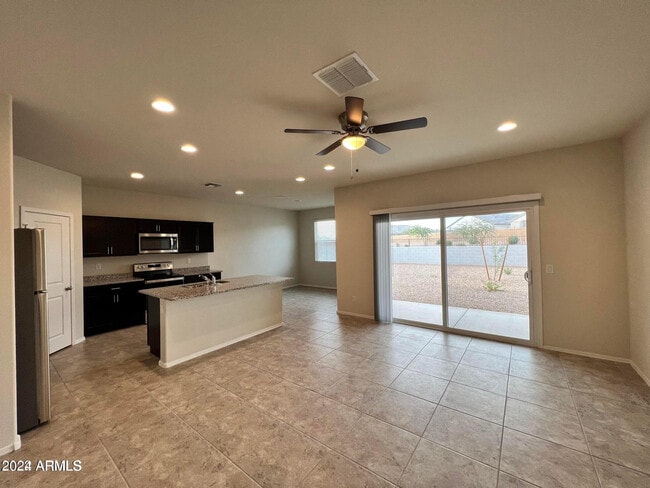 1058 W Avalon Canyon Dr