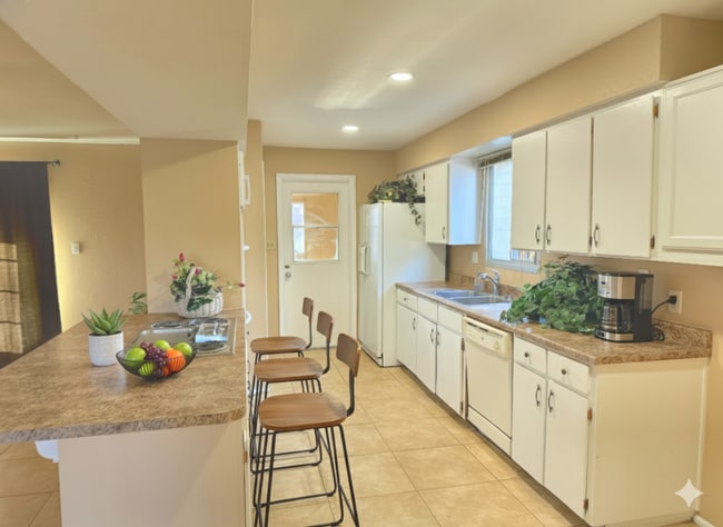 Photo - INQUIRE ABOUT OPEN HOUSE - LARGE 4BR - 2BA...