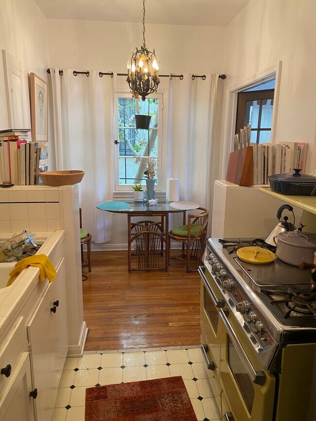 Photo - 414 N Sycamore Ave