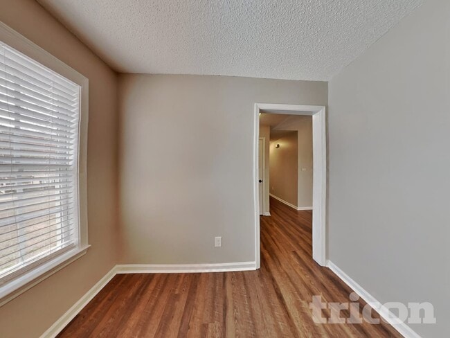 Photo - 69 Gray Ghost St