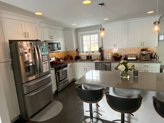 Photo - 1555 Fieldcrest Ln